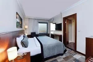 Tiara & Hotel 4*