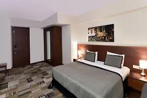 Tiara & Hotel 4*
